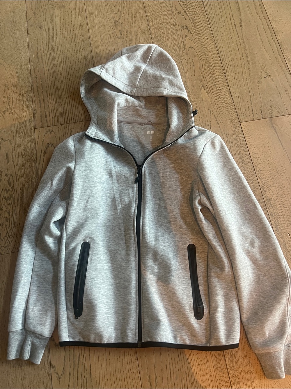 Uniqlo Light Gray Hooded full Zip up sweatshirt. Men’s XS.